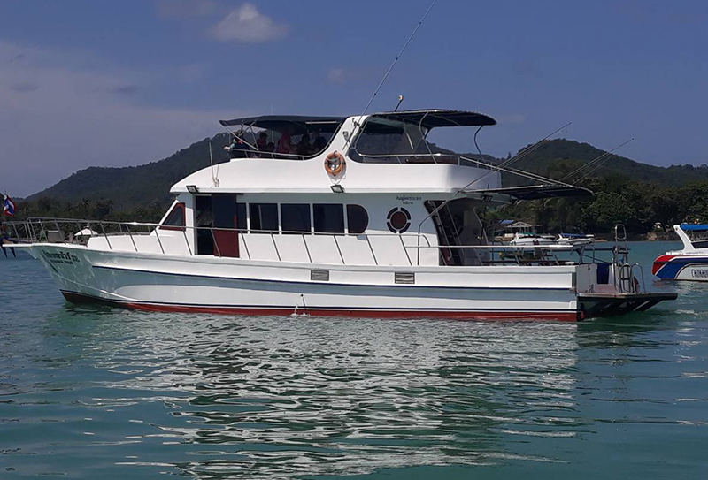 Fishing boat L1 82 feet for a group up to 15 people in Phuket 3