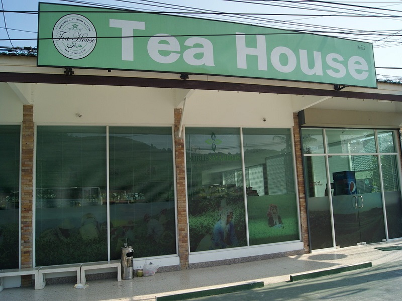 Souvenirs from Phuket: coffee and tea